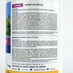 Tabletki Triochlor do dezynfekcji wody basenowej. Zalecana dawka: 10 tabletek na 10m³ wody. Poziom aktywnego chloru powinien wynosić 0,3-0,5 mg/l.