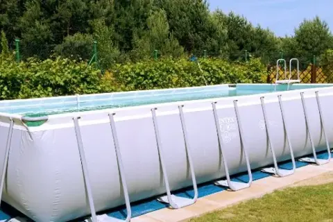 Ile kosztuje basen ogrodowy? Sprawdź ceny i ukryte wydatki